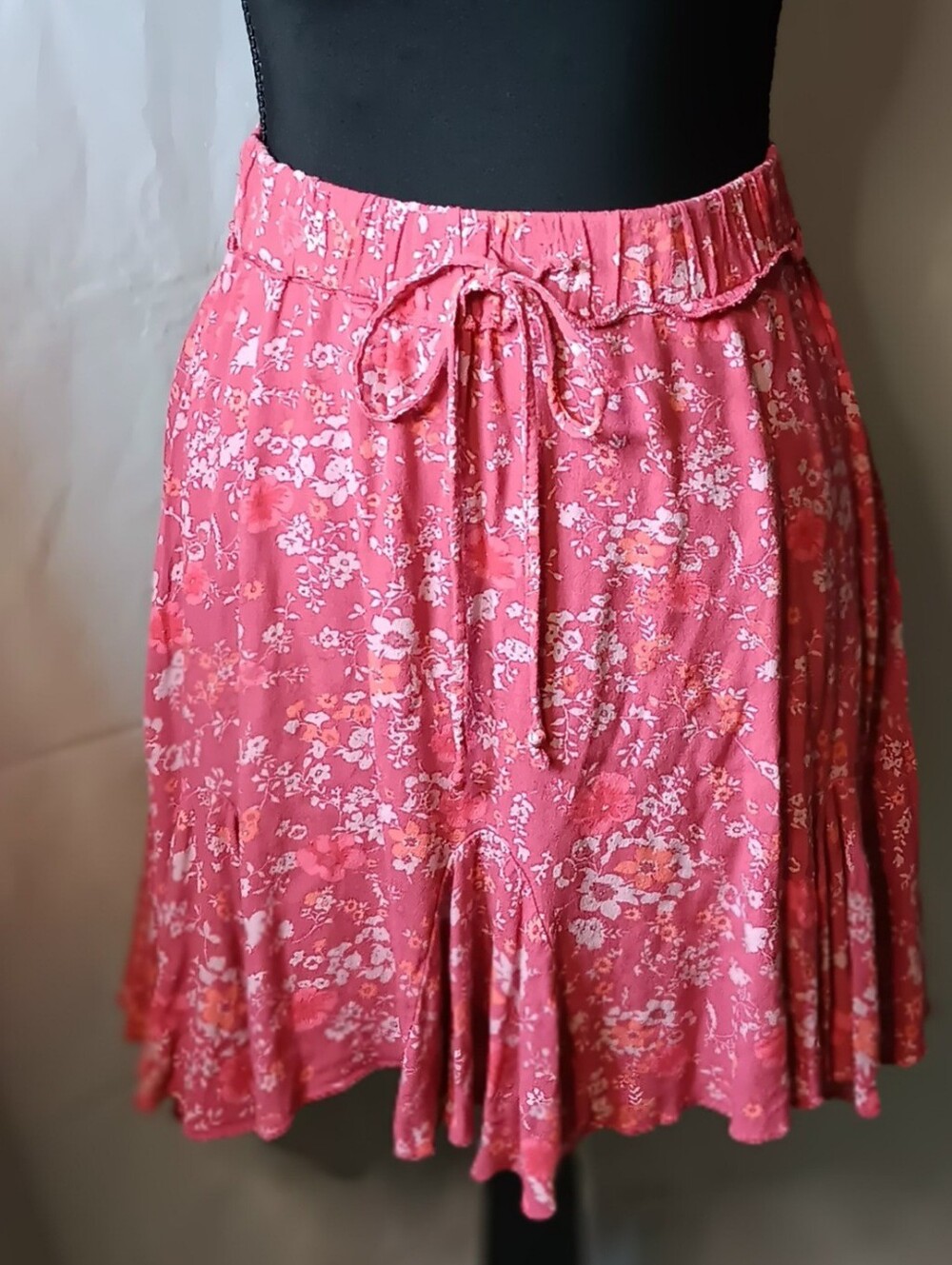 Wild Fable Misses Mini Skirt Size S Pink/Orange Floral Flowy Ruffly Fairycore
